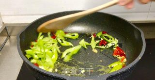 Stir-fried Bamboo Shoots with Green Pepper recipe