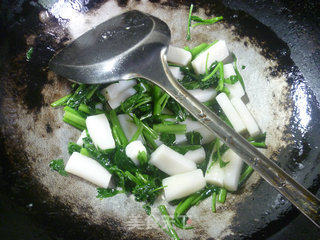 Stir-fried Rice Cake with Water Spinach recipe