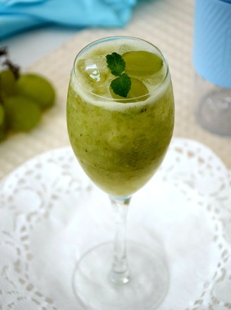 Icy Green Sparkling Water recipe