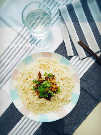 Hot Noodles with Sesame Paste recipe