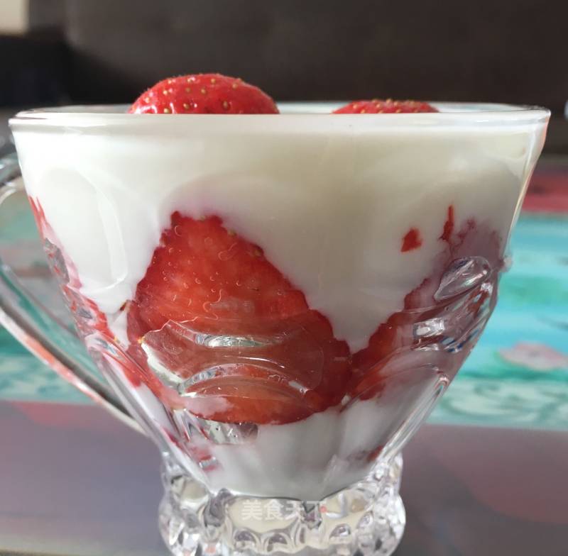 Strawberry Yogurt Cup recipe