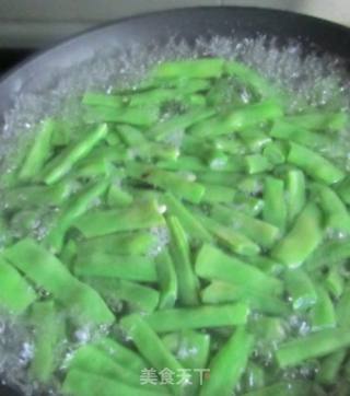 Stir-fried Pork with String Beans recipe