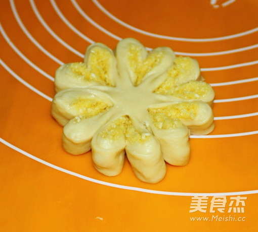 Coconut Flower Bun recipe