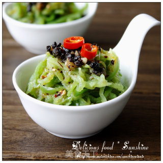 Leave Only The Delicacy But Not The Bitterness-----shredded Black Pepper and Bitter Gourd recipe