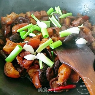 Pork Leg with Shiitake Mushrooms recipe