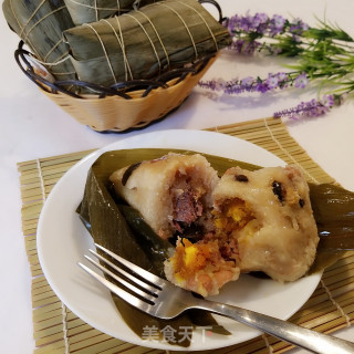 Cantonese Style Egg Yolk and Mushroom Meat Dumplings recipe