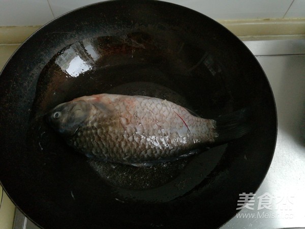 Stewed Crucian Carp with Sauce recipe