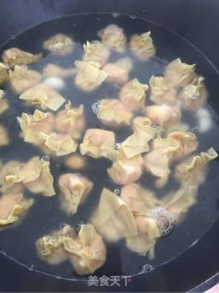 Homemade Wonton Cooked in Water Melon recipe