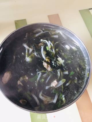 Enoki Mushroom and Seaweed Soup recipe
