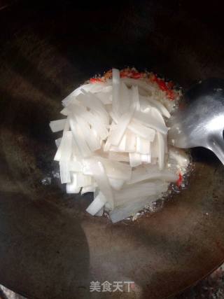 Spicy Stir-fried Sour Radish recipe