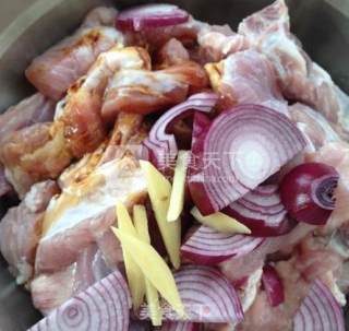 Steamed Pork Ribs with Lotus Leaf Rice Noodles recipe