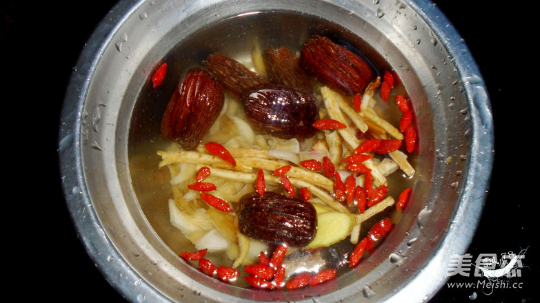 Lily Sand Ginseng Dragon Bone Soup recipe