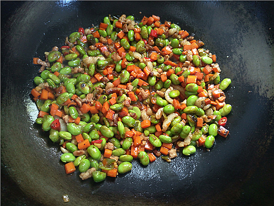 Stir-fried Diced Pork with Carrot and Edamame recipe