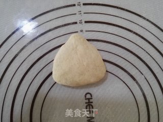 Brown Wheat Red Bean Triangle Bun recipe