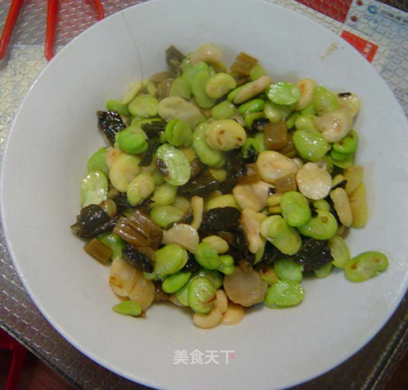 Stir-fried Broad Beans with Dried Vegetables recipe