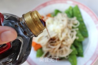 Refreshing Delicacy in Summer-snow Peas Mixed with Golden Needles recipe