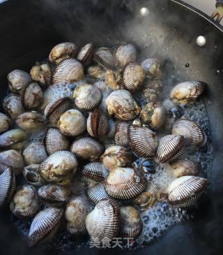 Hairy Clams with Sauce recipe