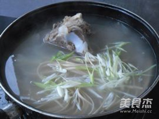 Spine Hot Noodle Soup recipe