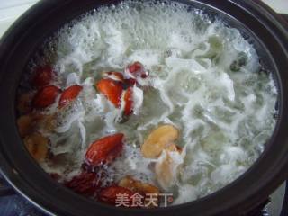 Summer Beauty Dessert---soap Japonica Rice White Fungus Soup recipe