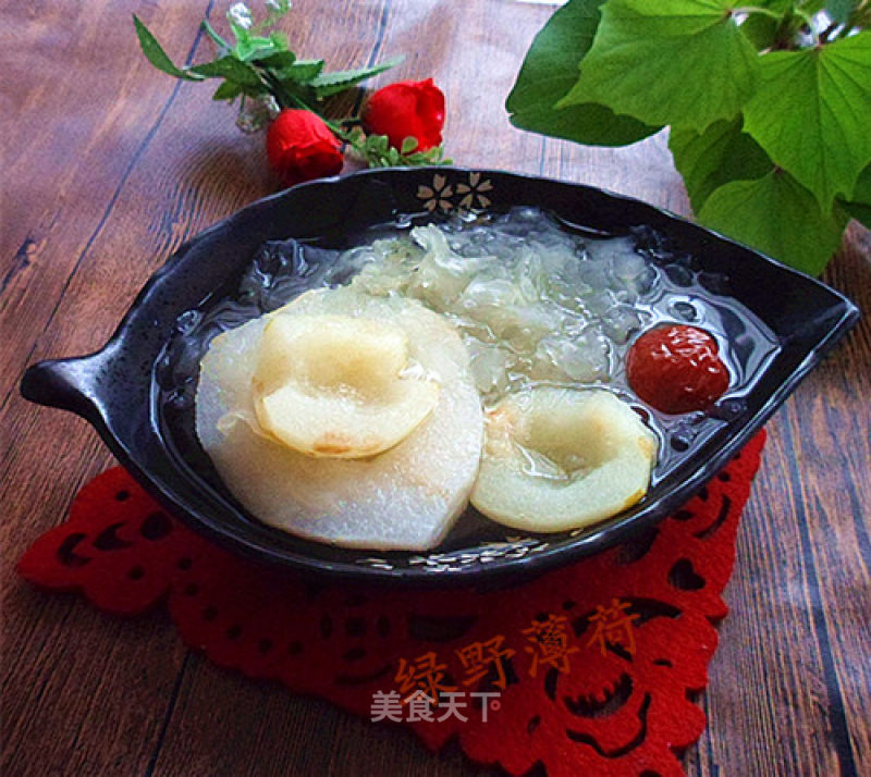 White Fungus Stewed Pear recipe