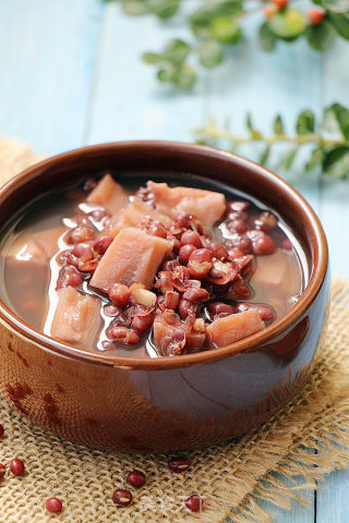 Lotus Root Red Bean Soup recipe