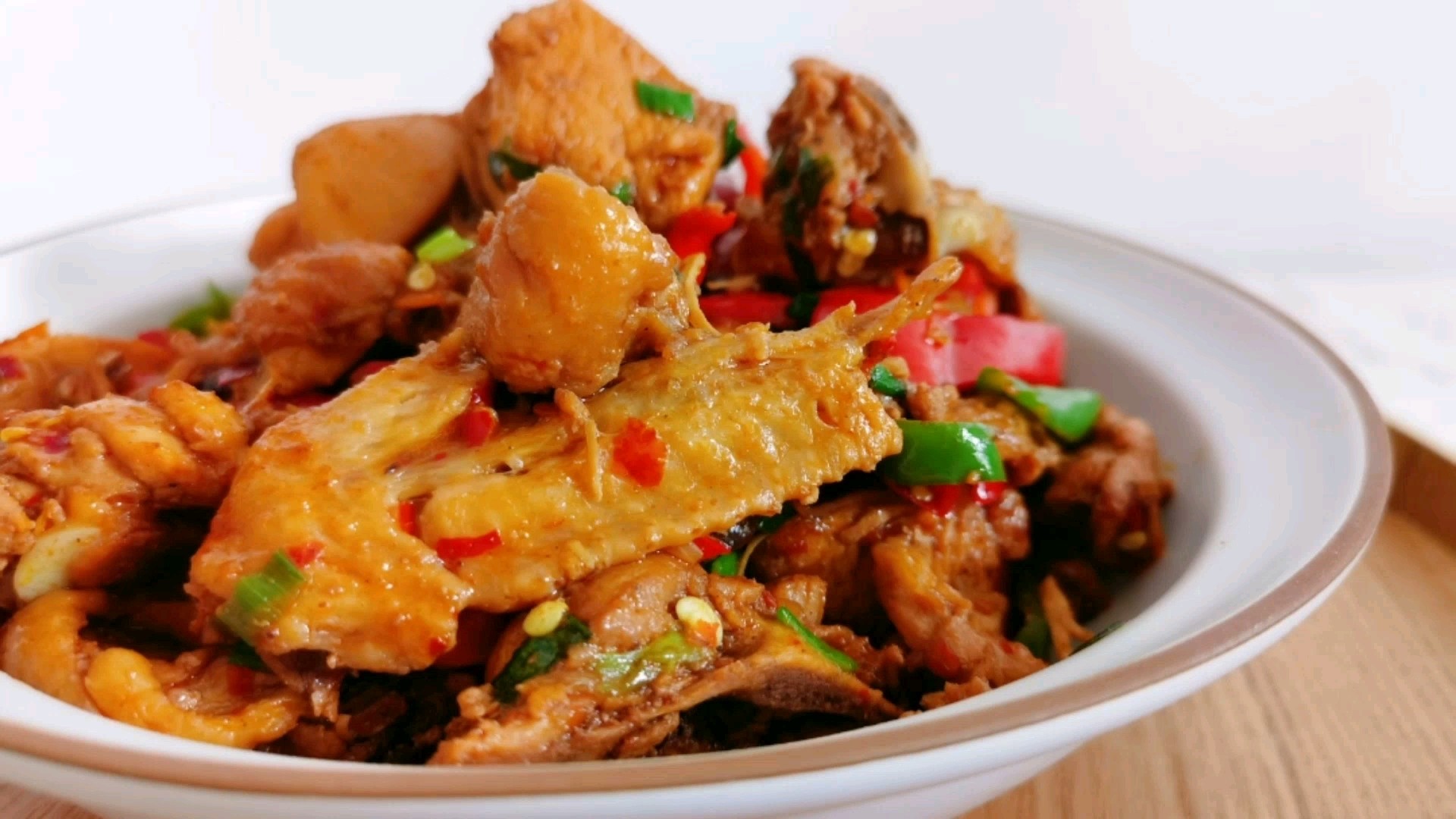 A Must-have Dish for New Year's Eve-stir-fried Chicken with Mushrooms