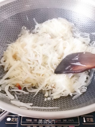 Stir-fried Shredded White Radish recipe