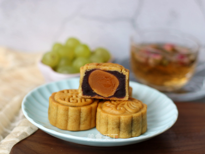 Cantonese Red Bean Paste and Egg Yolk Mooncake recipe