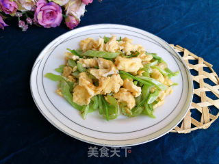 Fried Duck Eggs with Snake Beans recipe