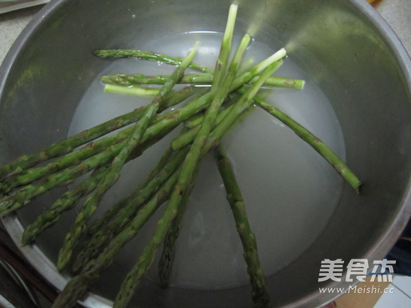 Asparagus with Sesame Sauce recipe