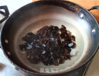 Broccoli with Black Fungus recipe