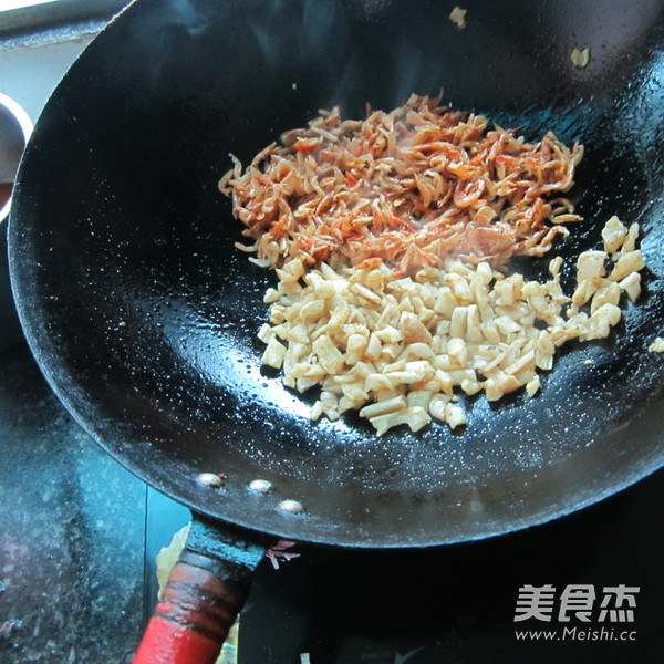 Stir-fried Shrimp with Dried Radish recipe