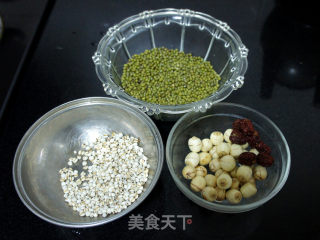 Mung Bean and Lotus Seed Soup recipe