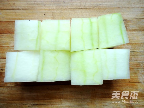 Fuyang Snack Melon and Chrysanthemum recipe