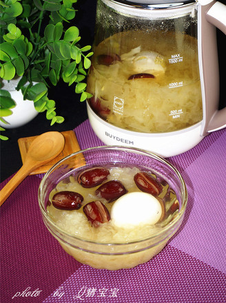 White Fungus, Red Dates and Egg Sweet Soup recipe