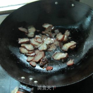 Stir-fried Bacon with Large Pieces of Cabbage recipe