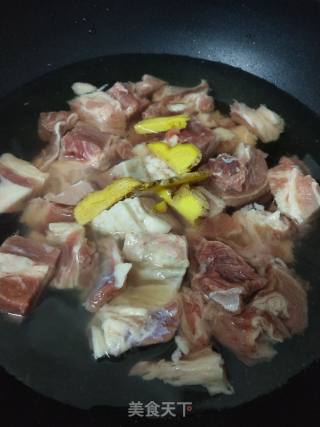 Stewed Beef Brisket with Carrots and Potatoes recipe