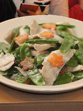 Stir-fried Colorful Fish Fillet with Snow Peas recipe