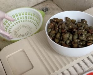 Super Simple and Tasty Spicy Snails recipe