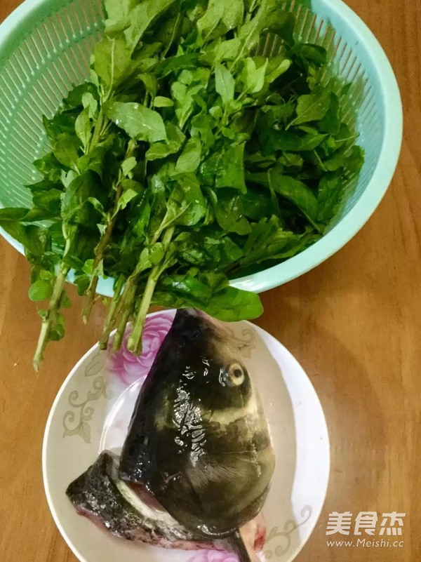 Wolfberry Leaf Fish Head Soup recipe