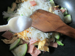 Fried Rice Noodles with Duck Eggs and Zucchini with Square Legs recipe