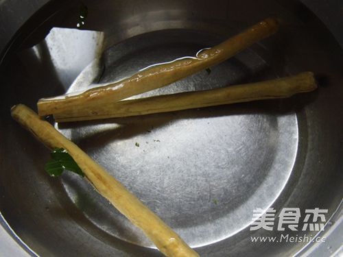 Braised Pork with Bean Tendon Sticks recipe