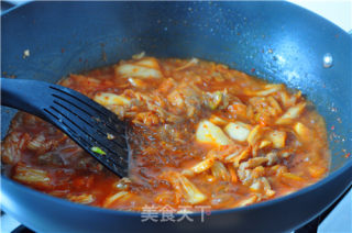 Fried Noodles with Spicy Cabbage recipe