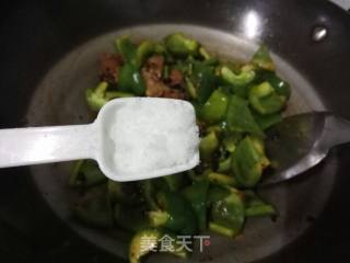 Stir-fried Pork Ribs with Tempeh and Green Peppers recipe