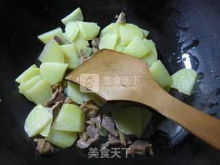 Stir-fried Potatoes with Chicken Gizzards recipe