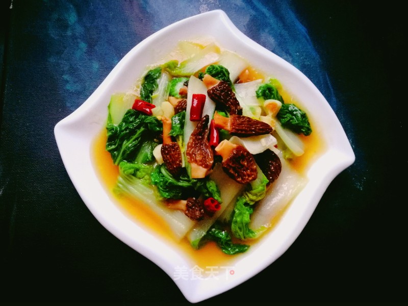 Stir-fried Morels with Yellow Cabbage