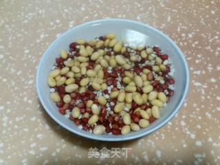 Barley and Red Bean Soy Milk recipe