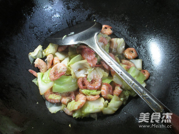 Stir-fried Sea Prawns with Cabbage recipe