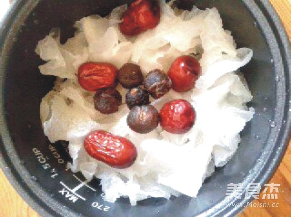 Tremella, Red Dates and Guiyuan Tangyuan recipe
