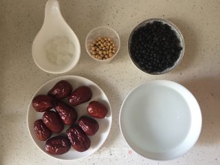 Red Dates and Black Bean Soy Milk recipe